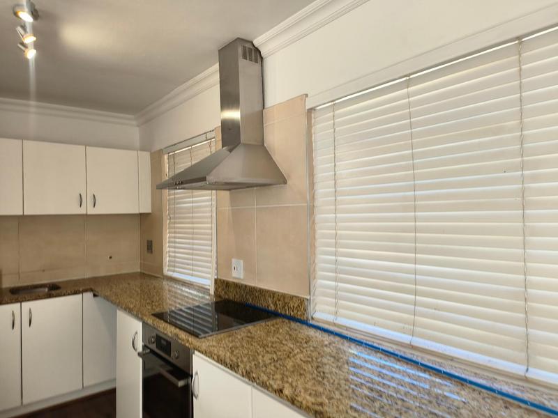 To Let 4 Bedroom Property for Rent in Table View Western Cape